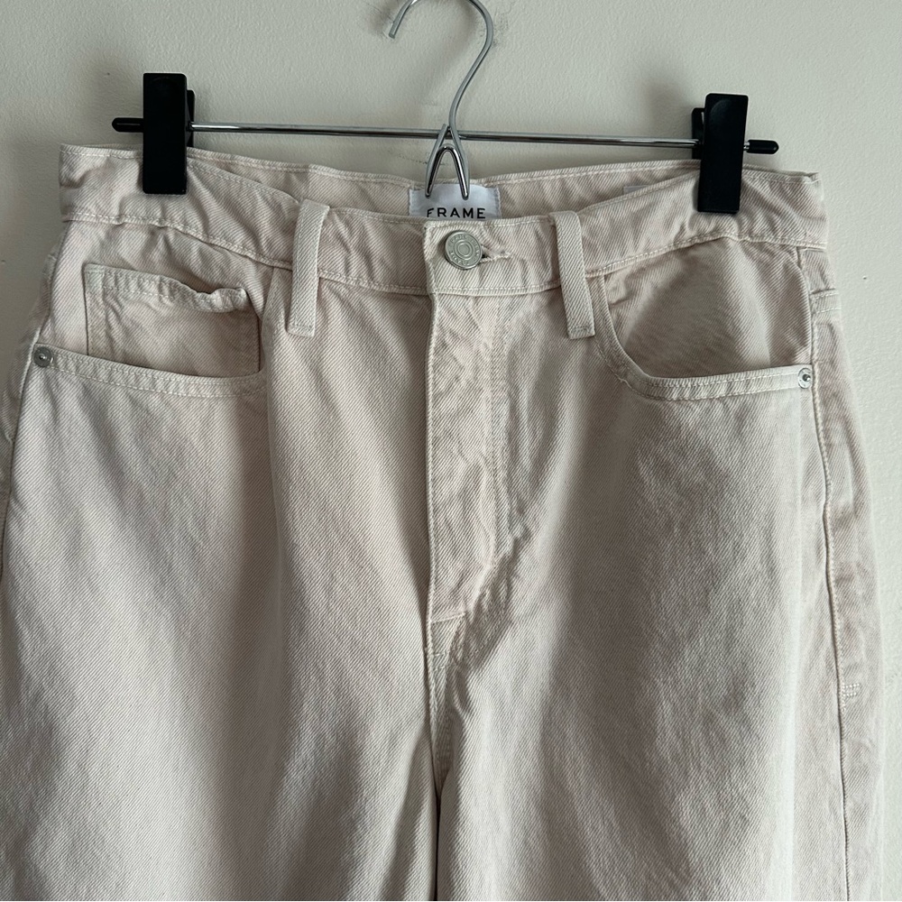 FRAME • Le Jane Crop Jeans in Stoned Nude Pink - Picture 3 of 12